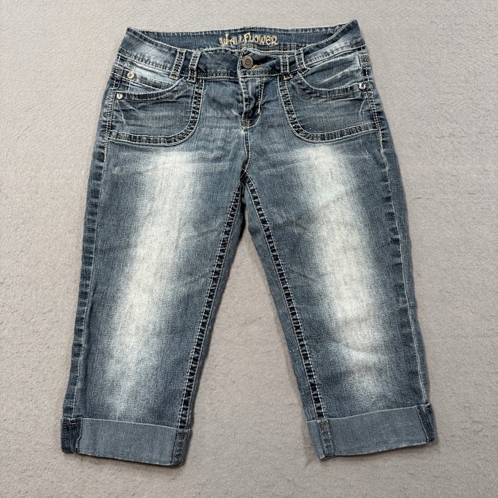 WallFlower Capri Jeans Women's 9 Blue Denim Cuffed Relaxed Fit Straight Med Wash